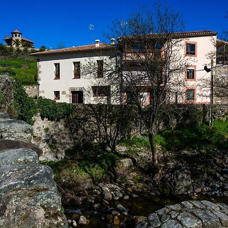 Apartamentos Puente De La Juderia Hervas Bagian luar foto