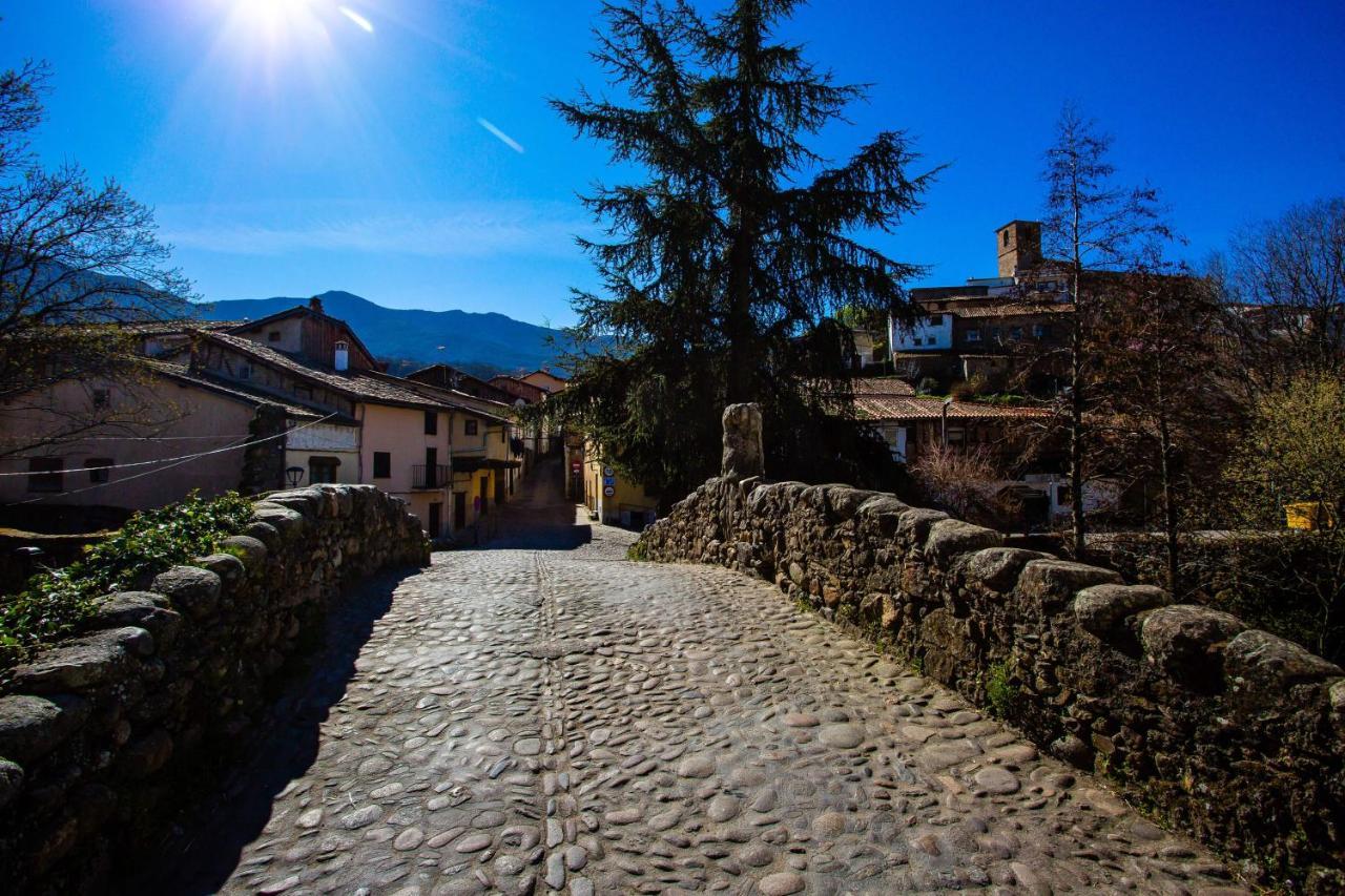 Apartamentos Puente De La Juderia Hervas Bagian luar foto
