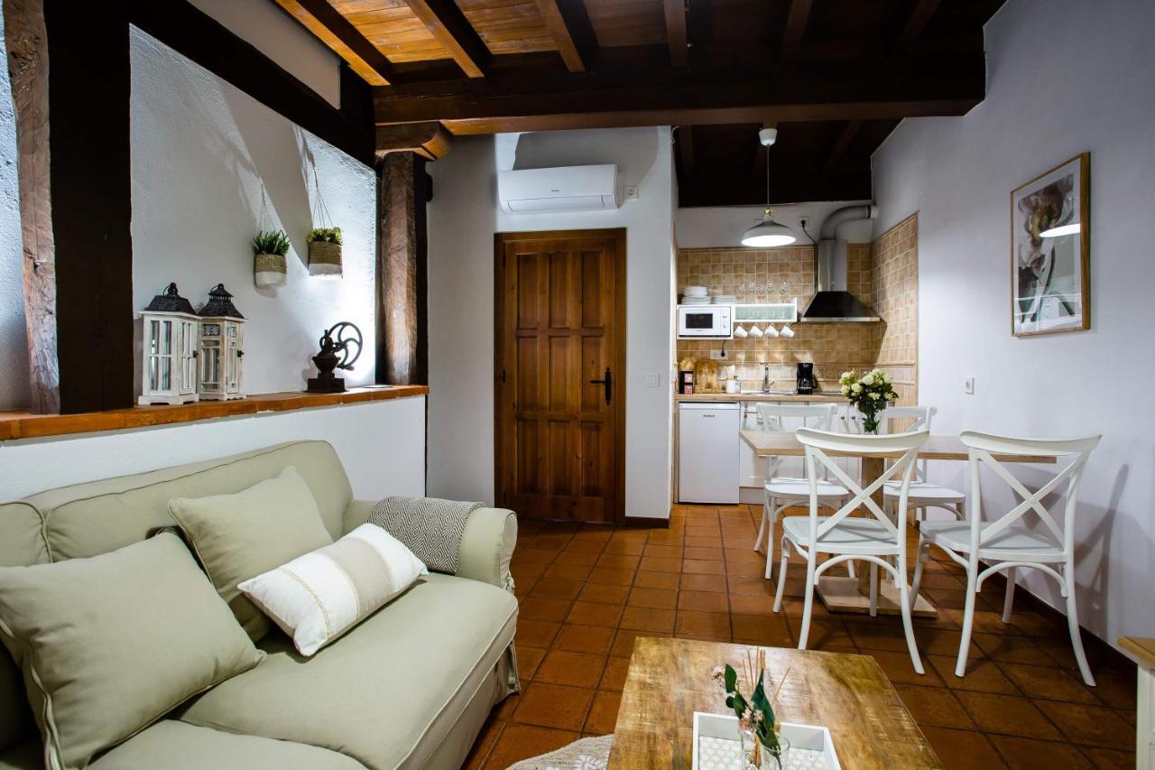Apartamentos Puente De La Juderia Hervas Bagian luar foto