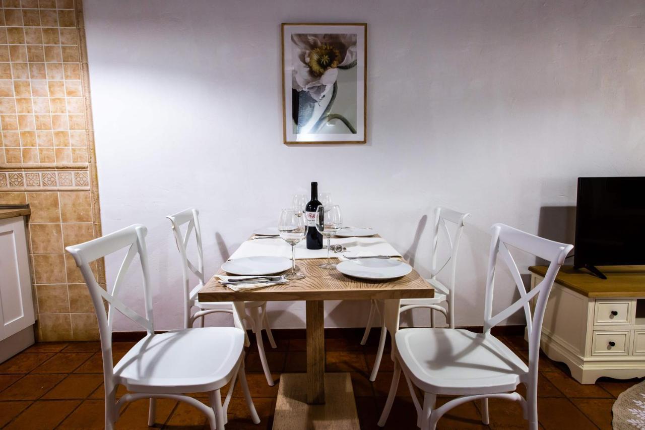 Apartamentos Puente De La Juderia Hervas Bagian luar foto