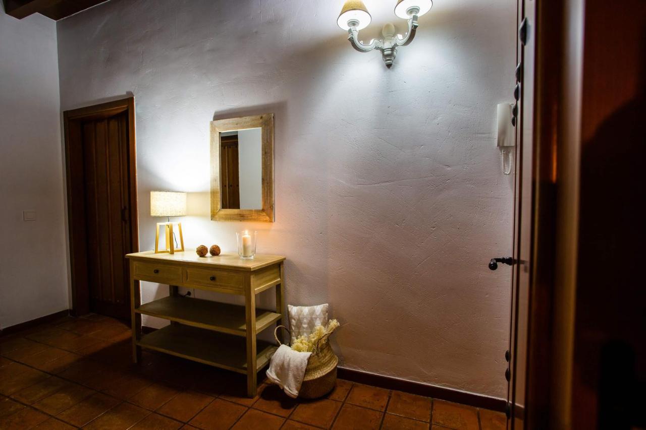 Apartamentos Puente De La Juderia Hervas Bagian luar foto