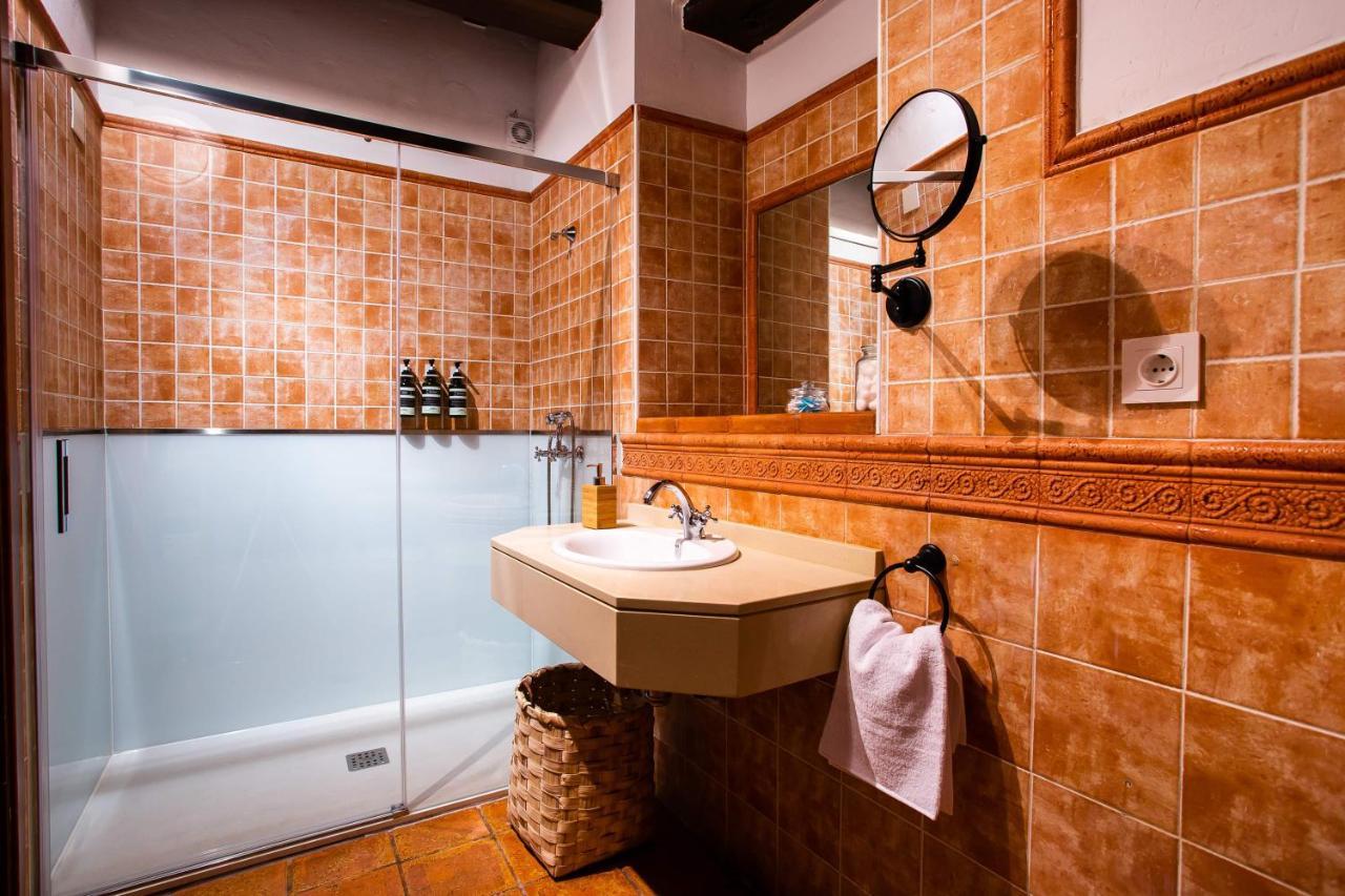 Apartamentos Puente De La Juderia Hervas Bagian luar foto
