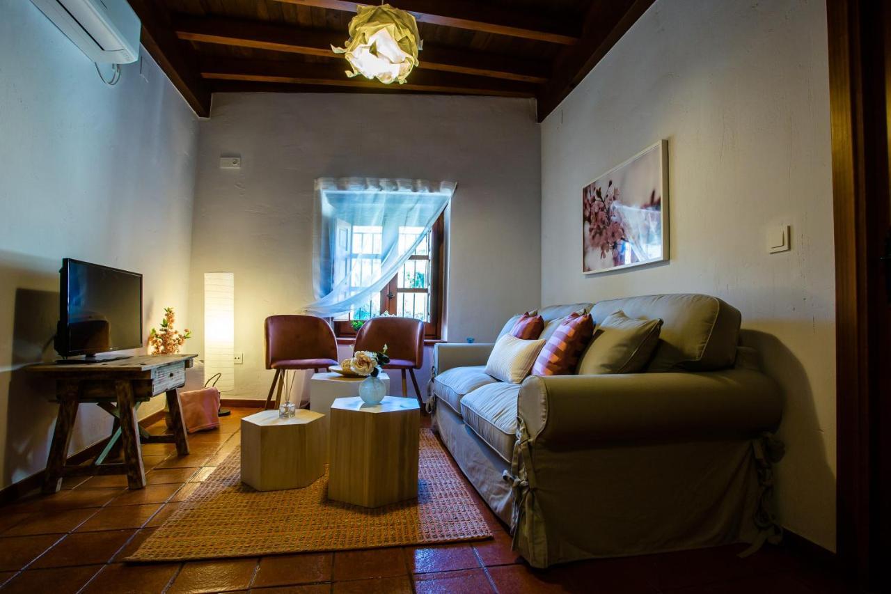 Apartamentos Puente De La Juderia Hervas Bagian luar foto