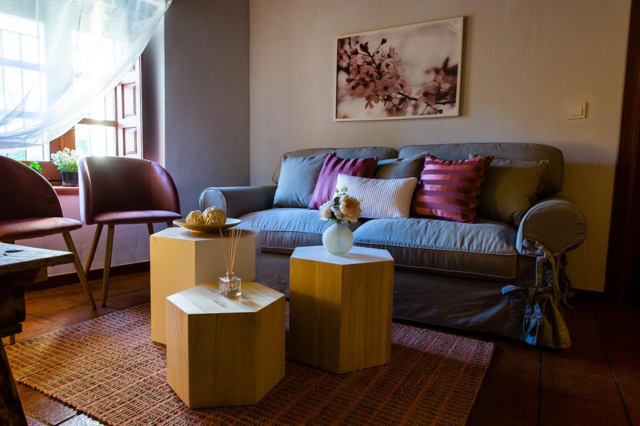 Apartamentos Puente De La Juderia Hervas Bagian luar foto