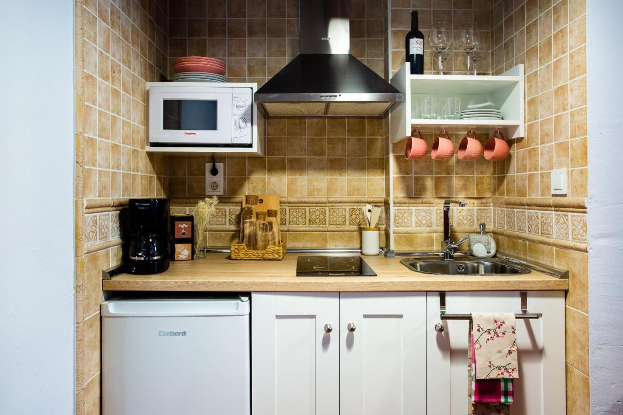 Apartamentos Puente De La Juderia Hervas Bagian luar foto