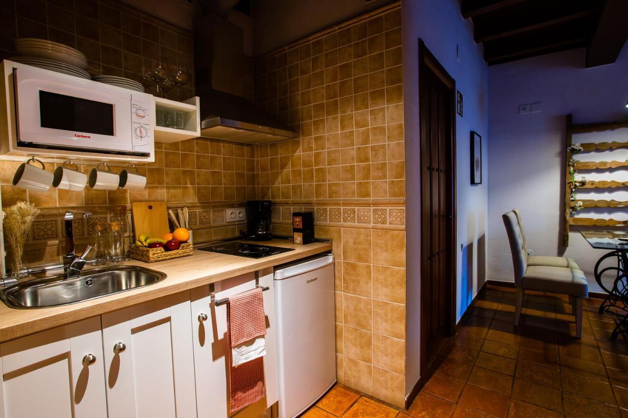 Apartamentos Puente De La Juderia Hervas Bagian luar foto