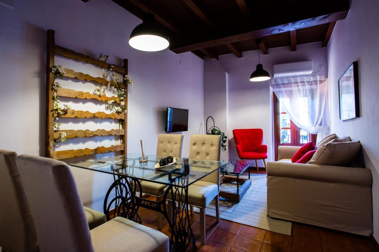 Apartamentos Puente De La Juderia Hervas Bagian luar foto